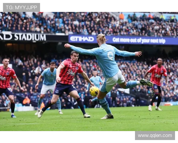 曼城力留小将格雷意甲双雄争抢